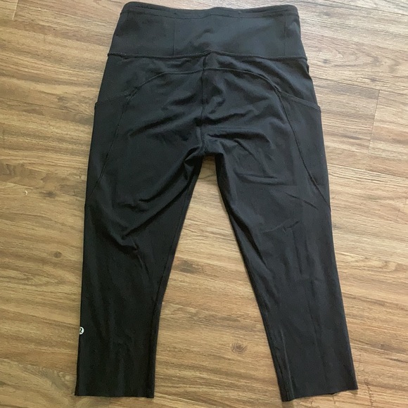 Lululemon - Picture 9 of 12